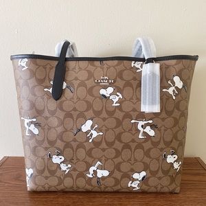 Coach X Peanuts City Tote In Signature Canvas